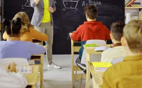 ���Д�(sh��)�W(xu��)�����̌W(xu��)��(j��ng)򞽻�����Y(ji��)��ͨ��25ƪ��