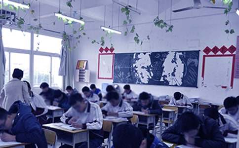 �P(gu��n)�ڿ�ԇ�ķ�˼����400�օR��9ƪ