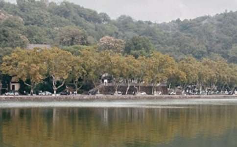 《采桑子·輕舟短棹西湖好》閱讀答案及賞析