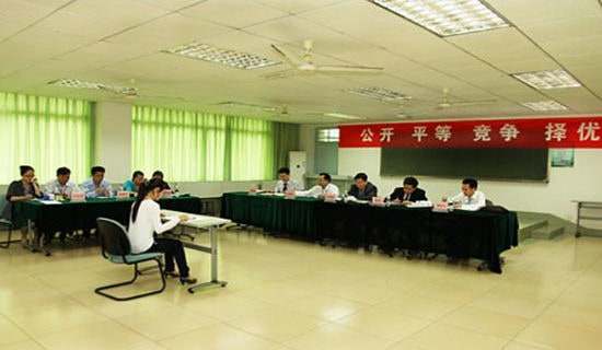 關(guān)于面試自我介紹范文集錦五篇