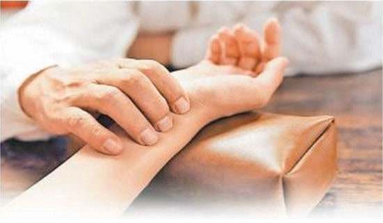 醫(yī)院內(nèi)科醫(yī)生工作總結(jié)